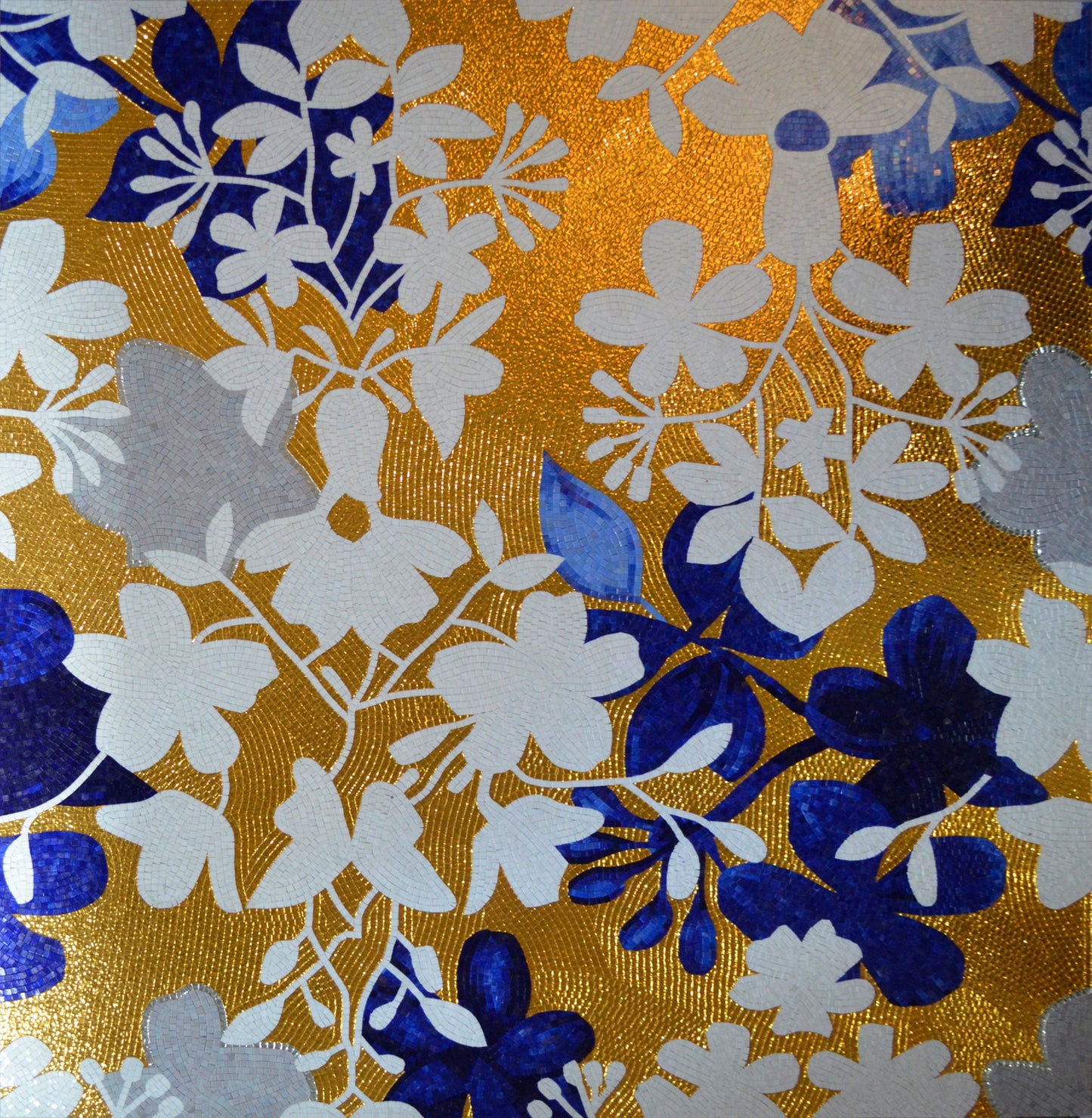 Mosaic Flower Patterns: Artistry in Glass Tiles